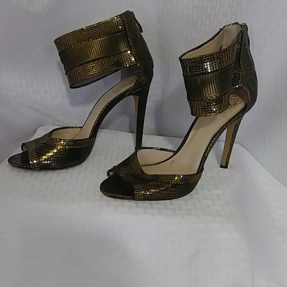 High heel shoes